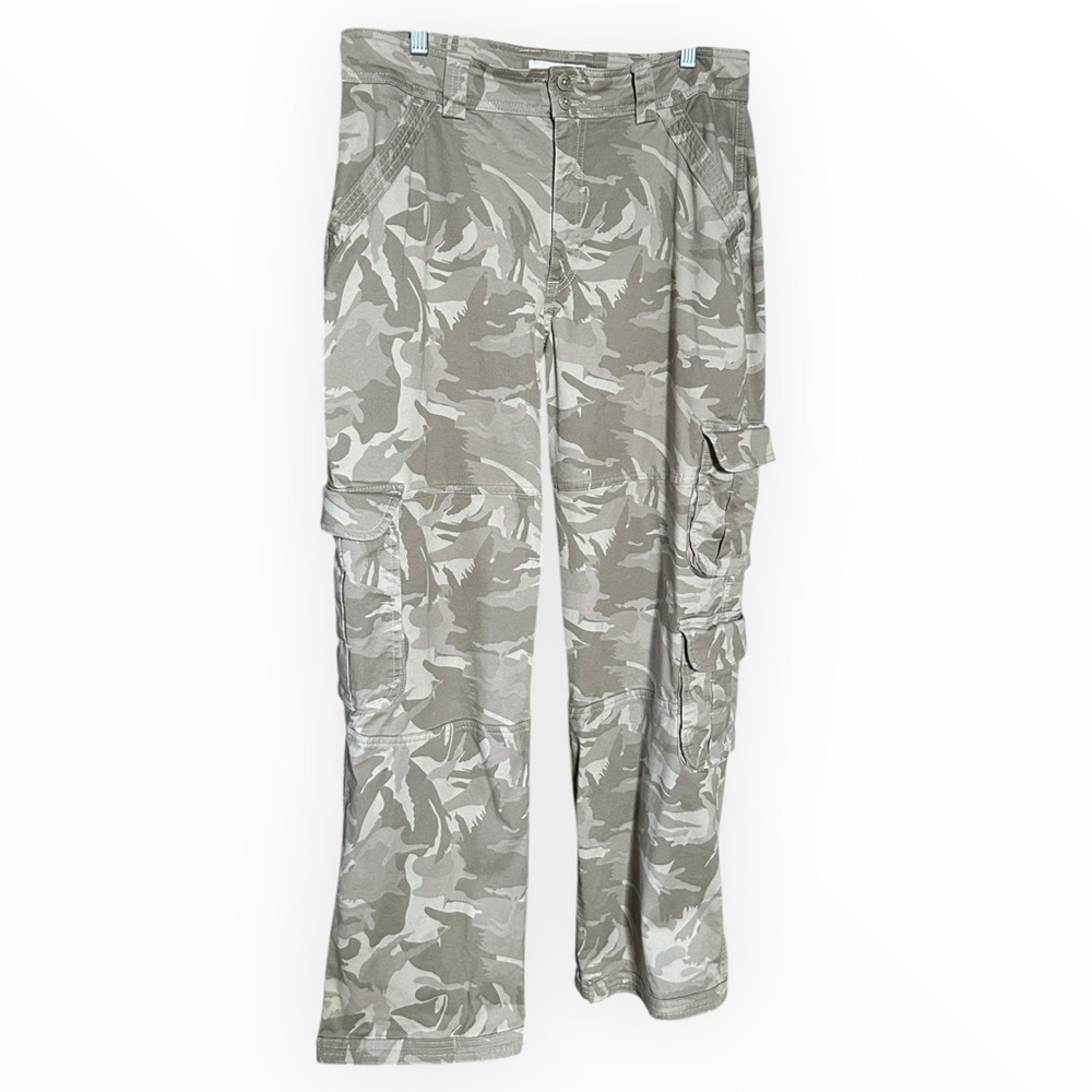 Abercrombie & Fitch Curve Love Women’s Camo Cargo Carpenter Pants Size 31 / 12R - Picture 2 of 10